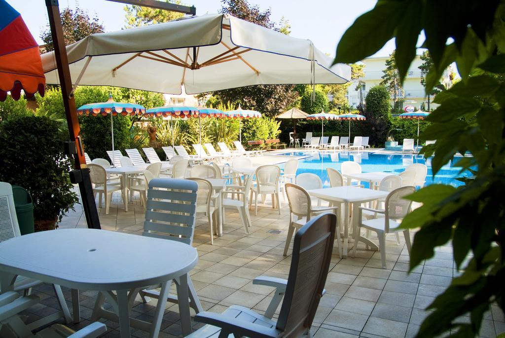 Hotel Ariston Bibione Exterior foto