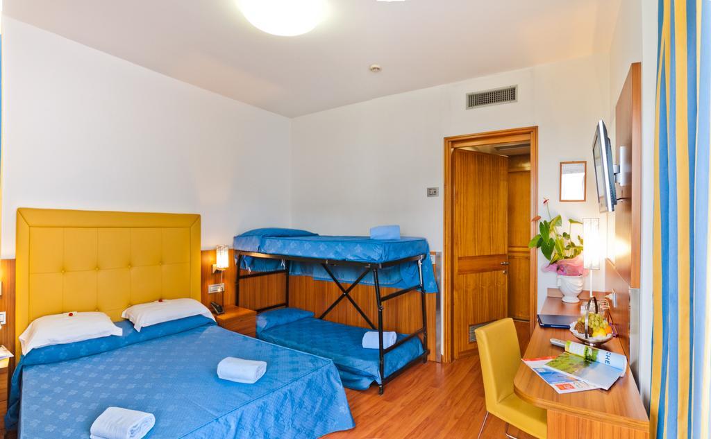 Hotel Ariston Bibione Quarto foto
